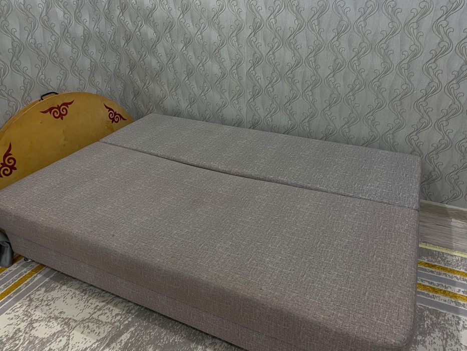 Продается Диван.