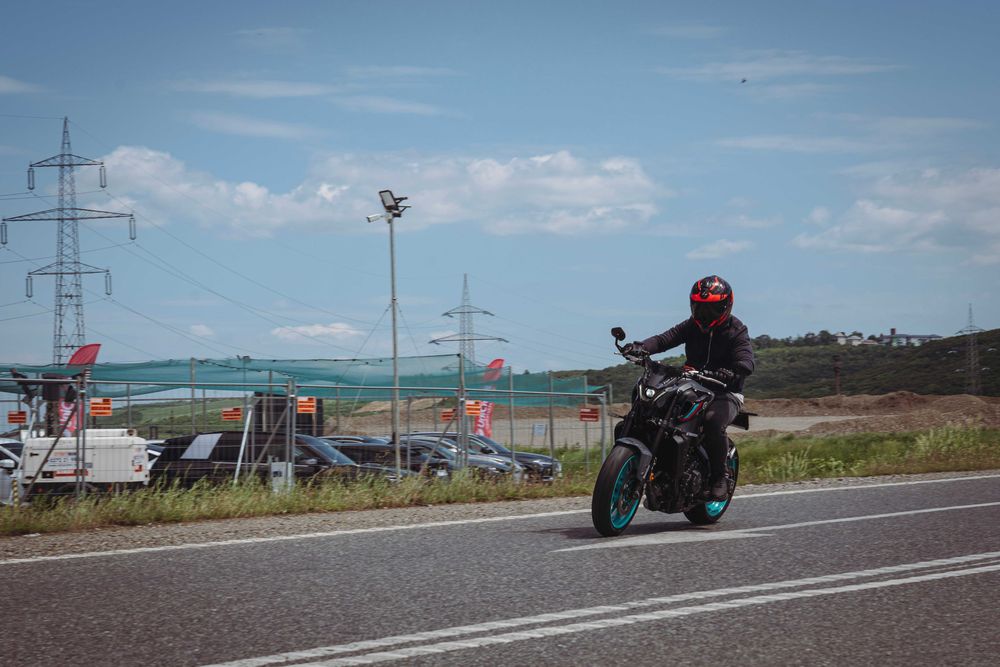 Yamaha MT-09 | 2023 | 2800 km | Ca Nouă