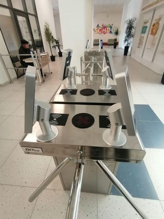 Проходят только свои.