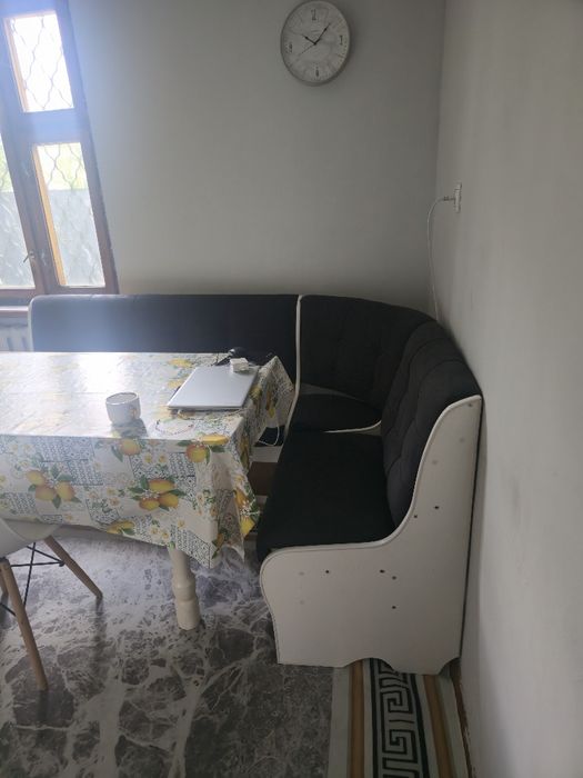 Мягкий уголок со столом