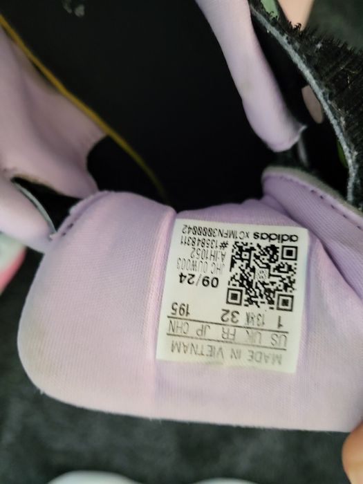 Маратонки Adidas 32