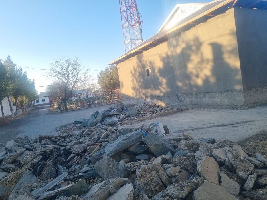 Uy sotiladi 8sotix Kadastr bor