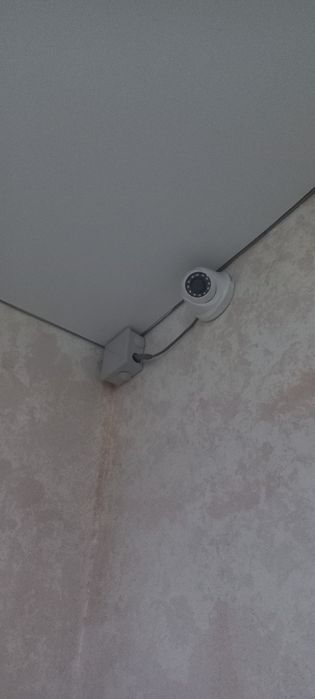 ПРОДАМ  рабочий комплект видеокамер для здания.