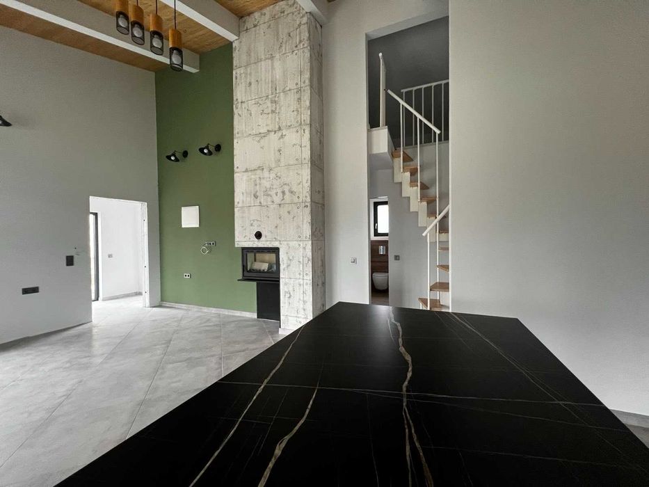 Продава се Къща в Габрово, Център - 160 кв.м за 1212 €/кв.м - Снимка #1