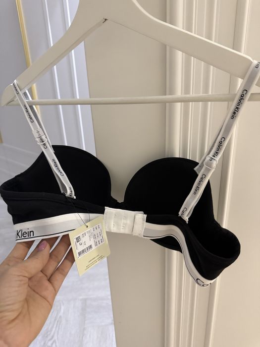 Нижнее белье -бюстгальтер  Calvin Klein