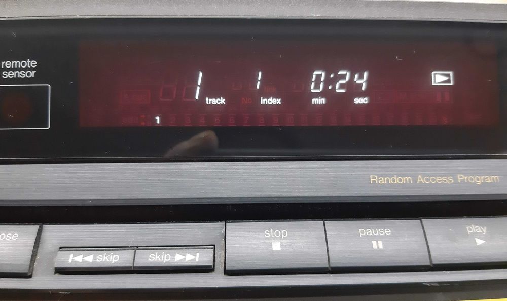 Technics Compact Disc Player SL-P212A