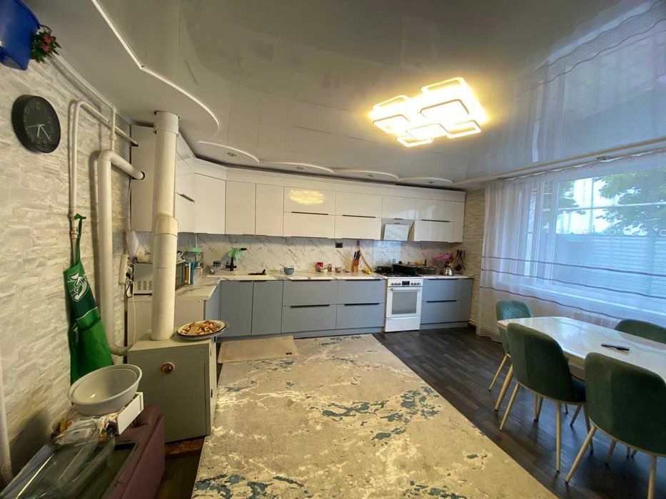 Продам 4 ком дом рн КСК 2000 г.п.
