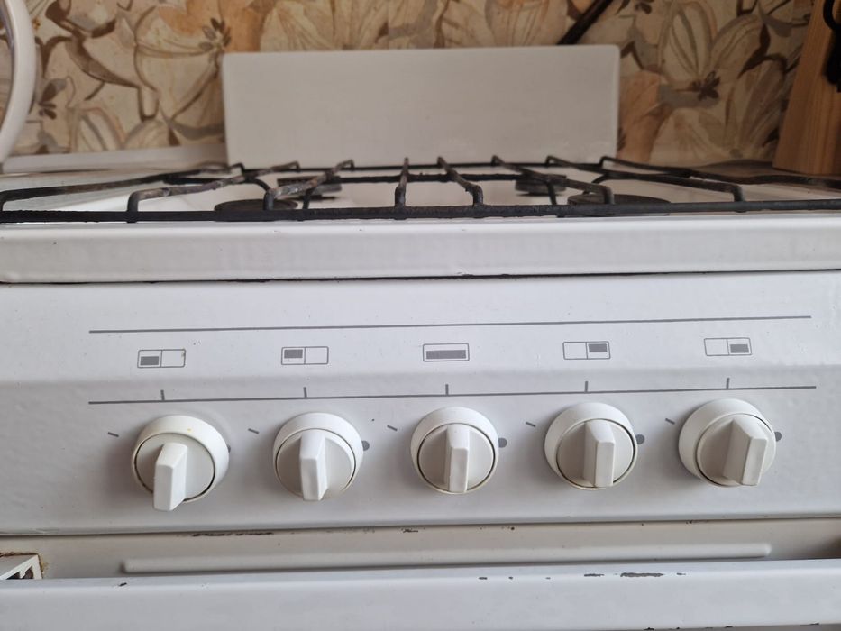 Продам газовую плиту