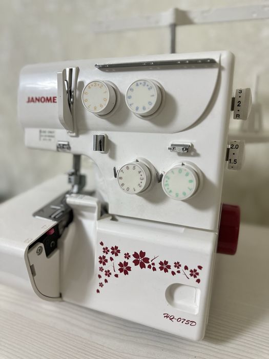 Продам оверлок Janome HQ-075D