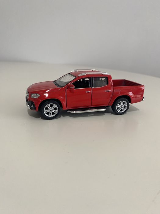 1:42 Kinsmart Mercedes-Benz X-Class