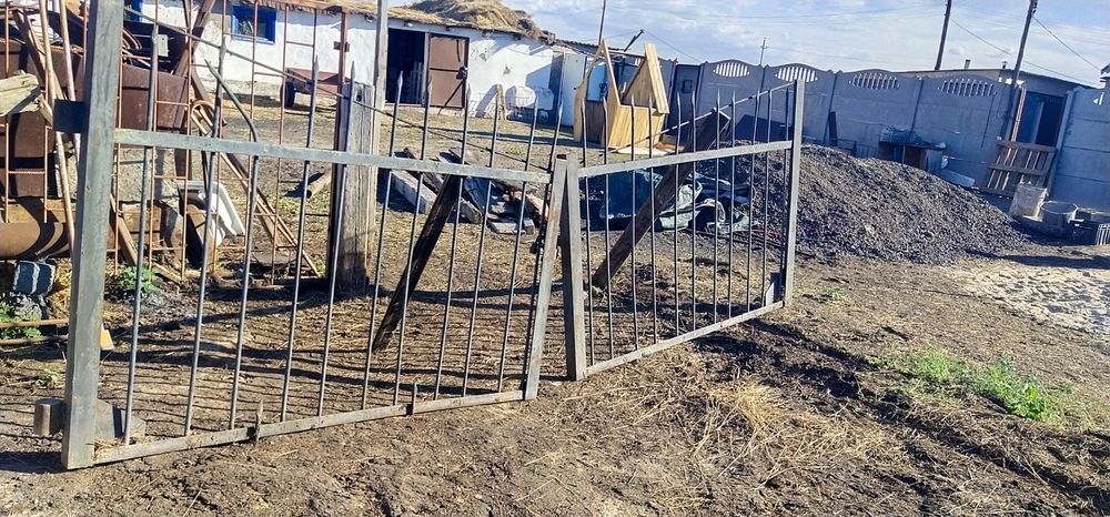 Ворота б.у в хорошем состоянии
