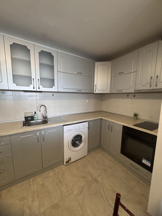 Дава се под наем Двустаен апартамент в Асеновград - 70 кв.м за 331.5 € - Снимка #2