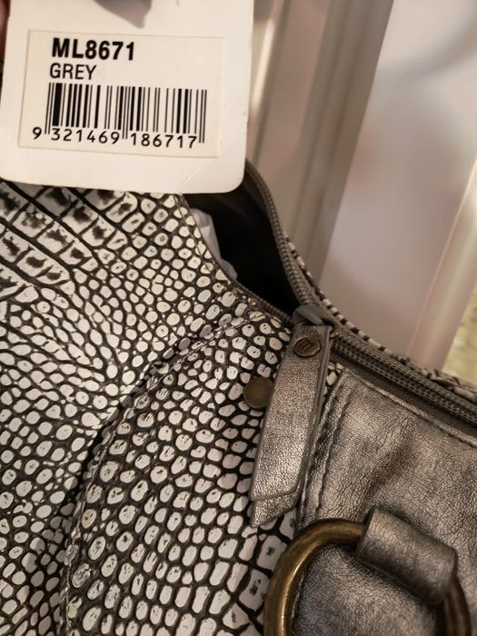 Geanta Milli noua cu eticheta