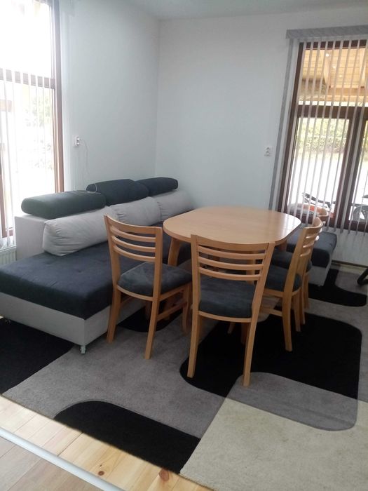 Продавам килим доста запазен