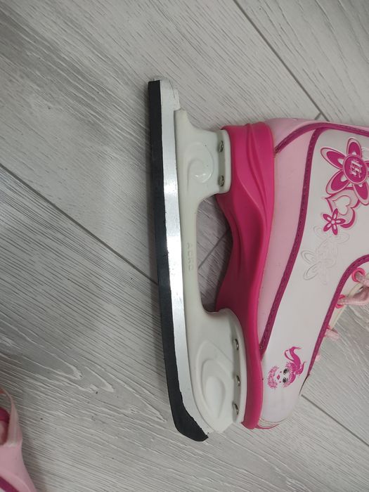 Продам коньки 33 размера!