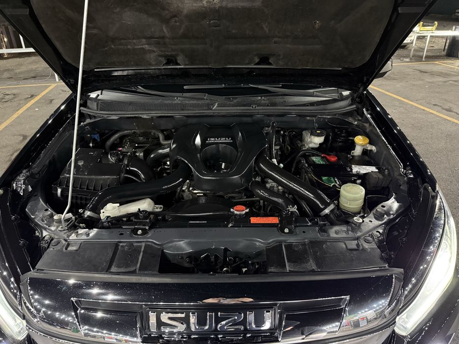 Isuzu D-Max LS пикап