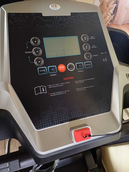 Продавам личната си бягаща пътека ползвана само четири пъри