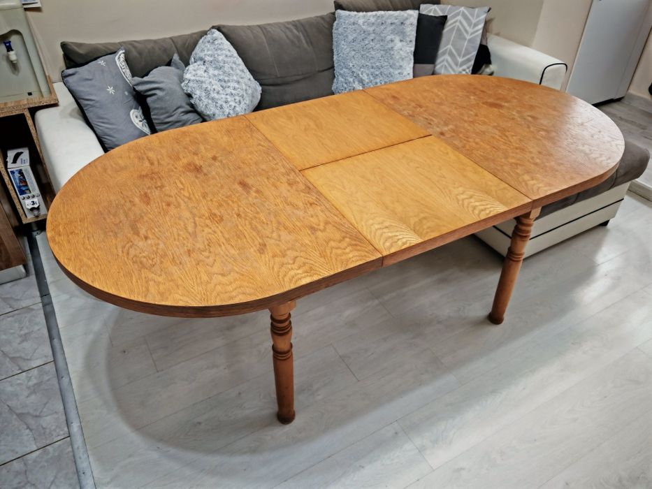 Трапезна маса със 4 стола