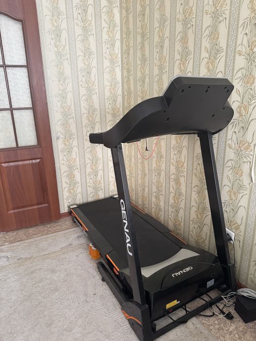 Беговая дорожка Genau M800