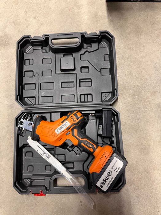 050601 Трион саблен акум. 18V 4Ah quick в куфар BK-CRS33 Set