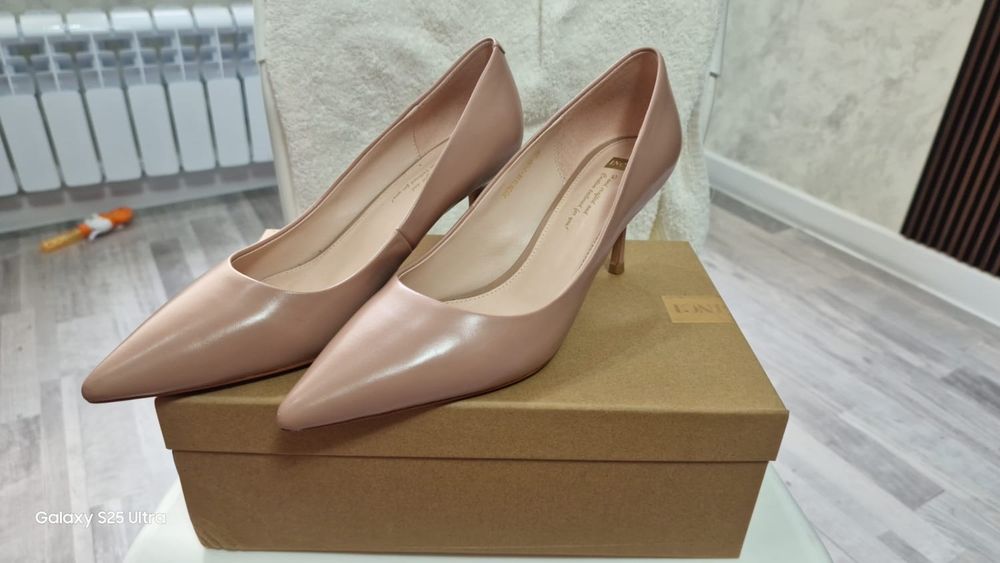 Продам женские туфли