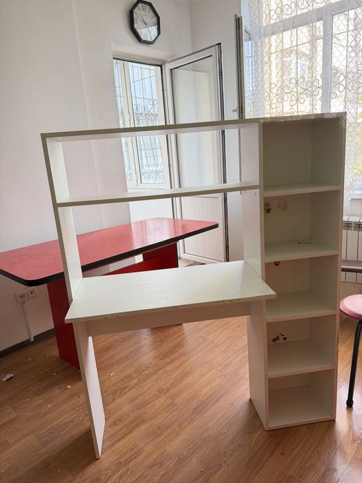 Шкаф, книжная, парта можно пользовать в любом виде