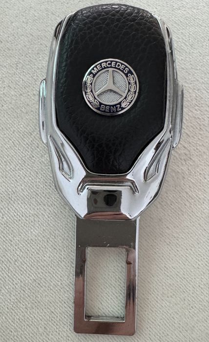 Adaptor si blocator centura