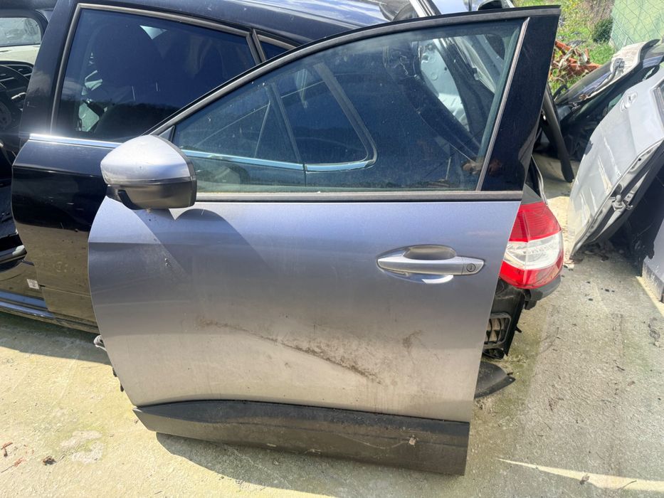 Предна лява врата за peugeot 3008 2018г.