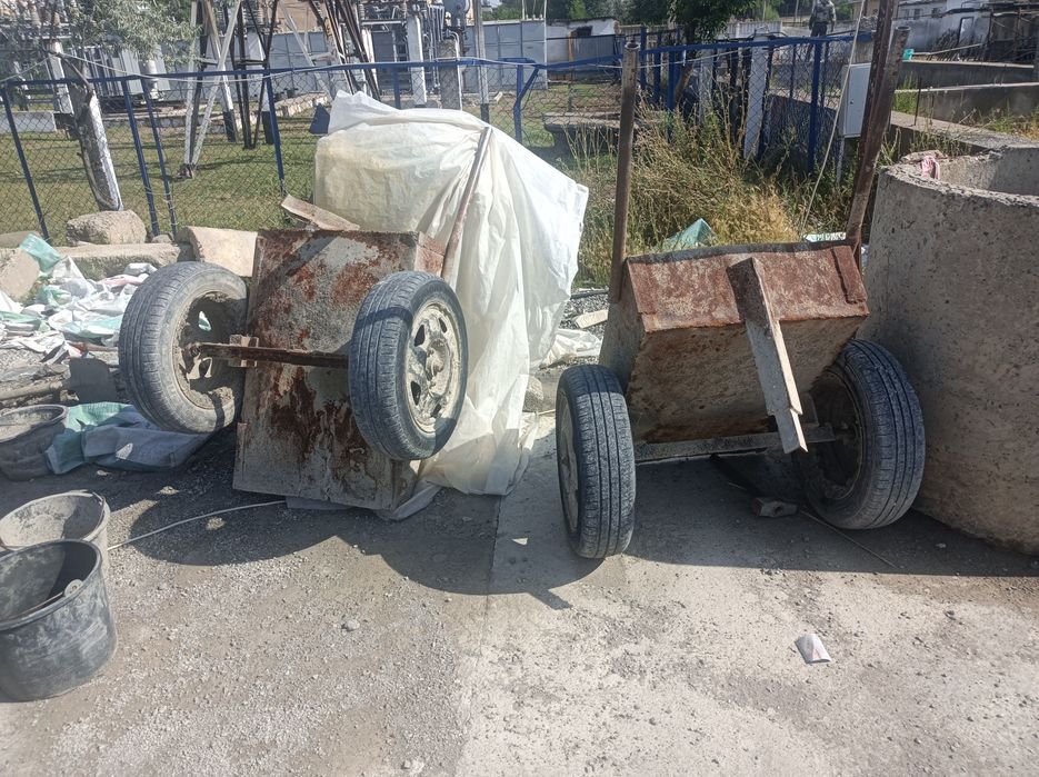 Шлакаблок  ускуналар мишалка1 та арава 2  колип 2 та  икк хил размерда