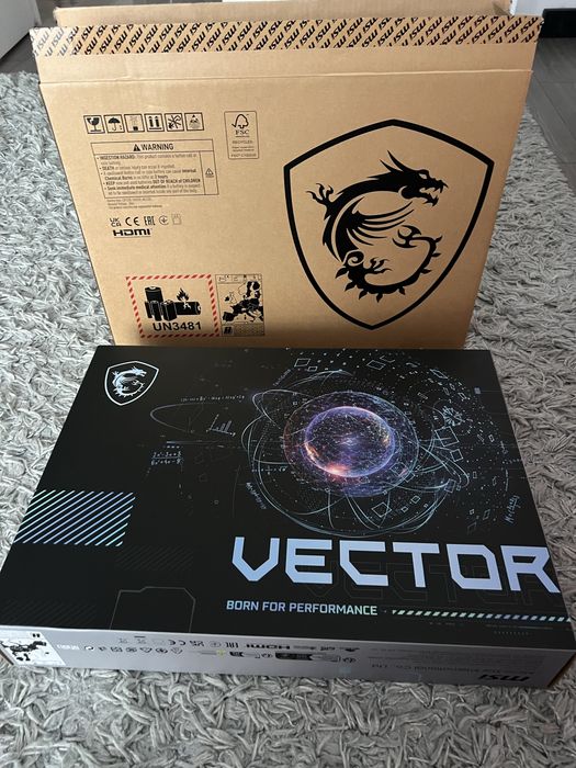 MSI Vector 18 HX AI   RTX 5080 16GB   Ultra 9 275HX  32GB DDR5  2TB SSD  QHD+ 240Hz + Accesorii