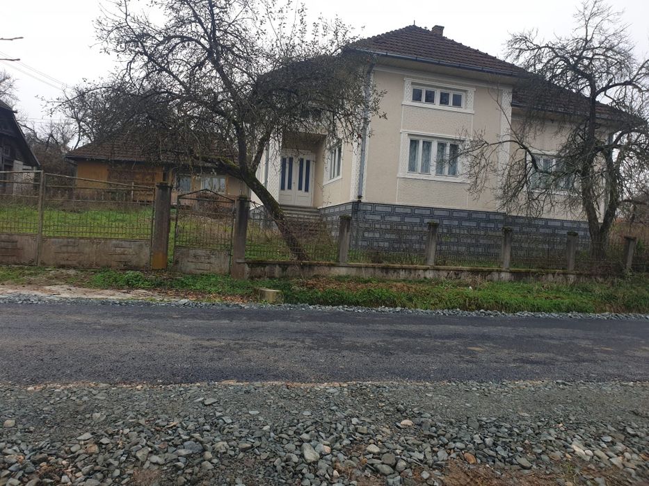 Casă si anexe Tămășești