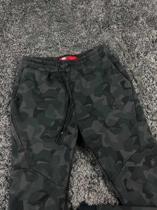 Nike Sportswear Tech Fleece Camo Jogger Pants Мъжко Долнище