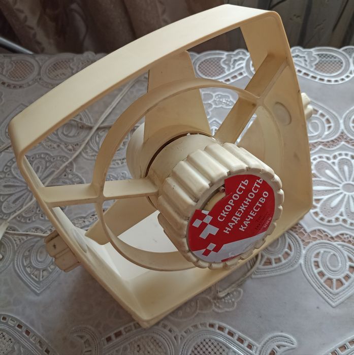 Продам вентилятор, 220v, куллер, для дома, СССР, коллекции, подарки