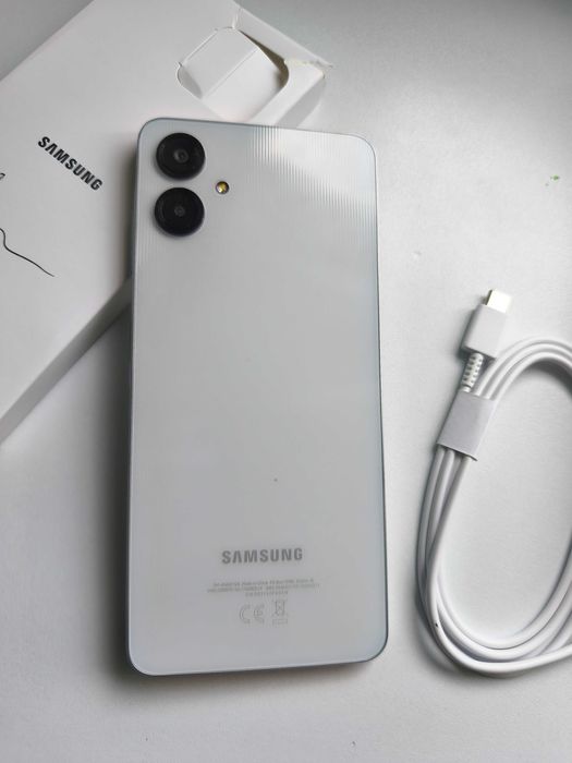 Android 16 Samsung Galaxy A06 – 64GB / 4GB RAM / Dual SIM Сребрист...