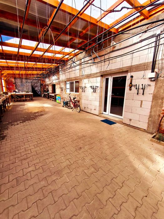 Casă și Afacere 1700 metri Agricolă/Sera de Familie in Lancram