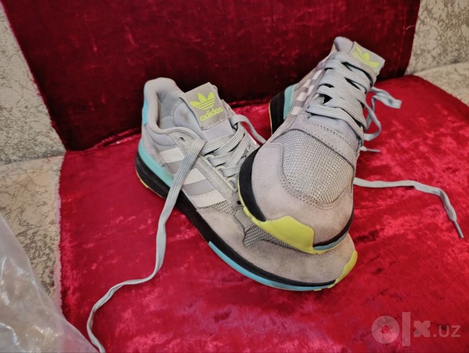 Кроссовки Adidas НОВЫЕ made in Vietnam 42 размер