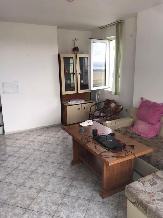 Дава се под наем Двустаен апартамент в Бургас, Меден рудник - зона В - 75 кв.м за 204 € - Снимка #3