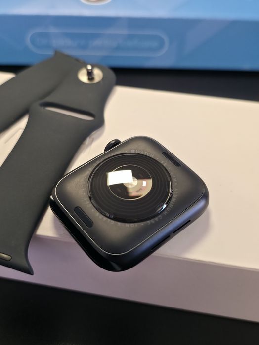 Apple Watch SE 2 / Black / Cellular / 44 mm / nou / DeluxGSM