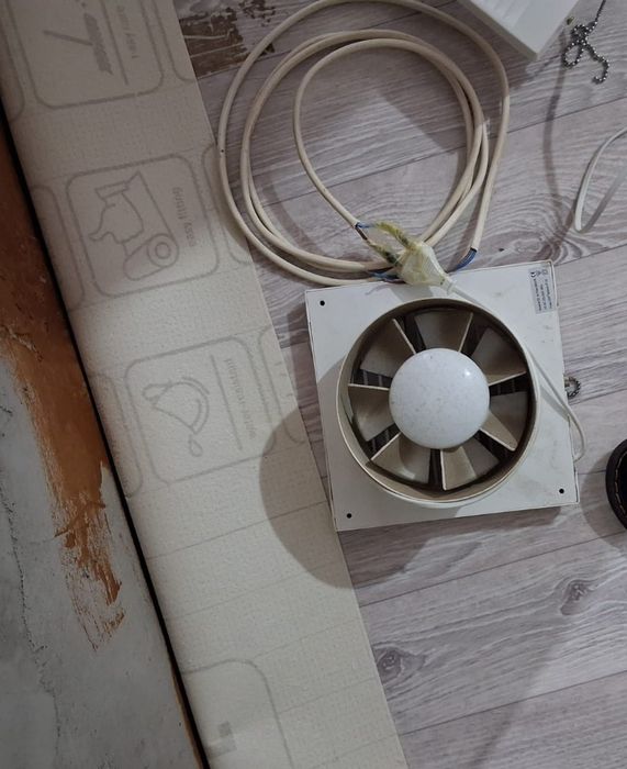 Продаётся вытяжка-вентилятор