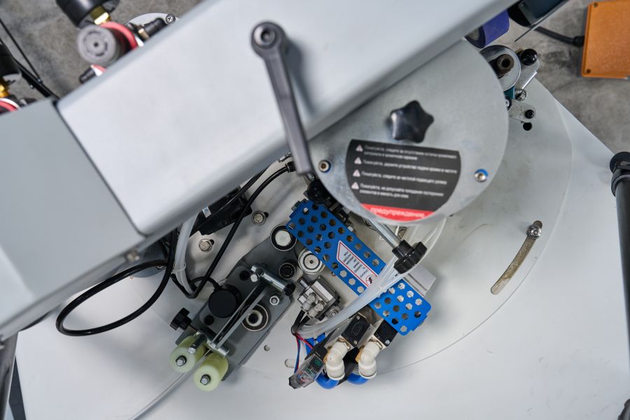 Кромкооблицовочный станок