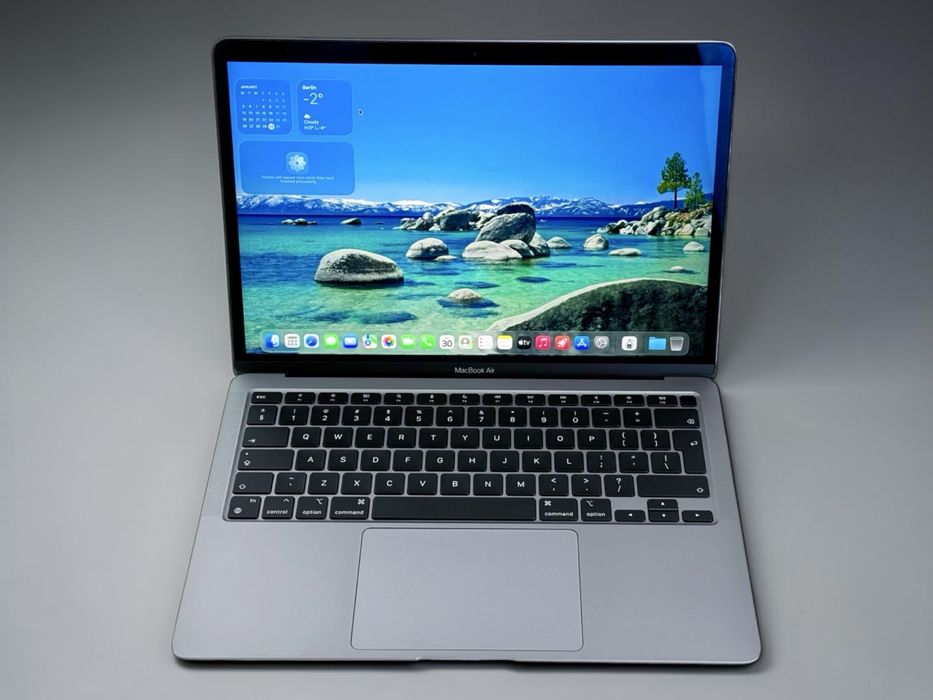 Apple MacBook Air 13 inch M1 8RAM 256GB Space Gray Отличен! Гаранция!