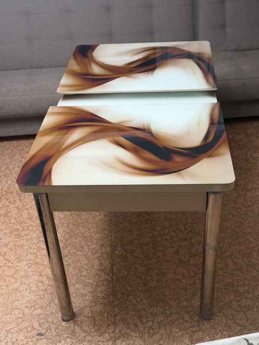 Продам стол кухоный