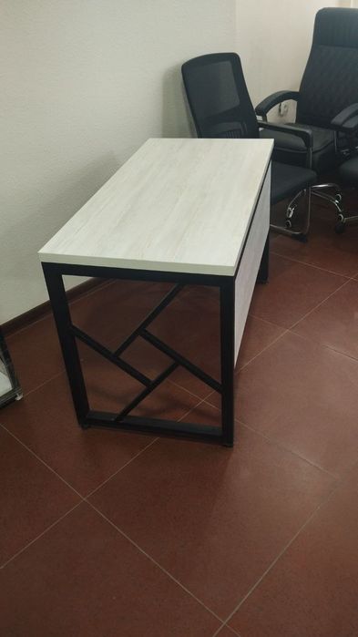 Ofisniy loft stol. Офисный стол лофт