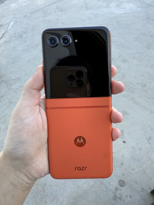 Motorola razr 50