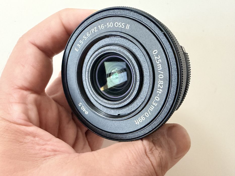 Vand obiectiv Sony  16-50 mm OSS || nou