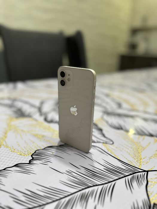 Iphone 12.