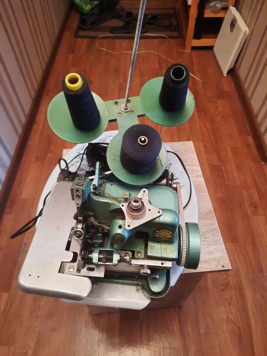 Оверлок 3-х ниточный.