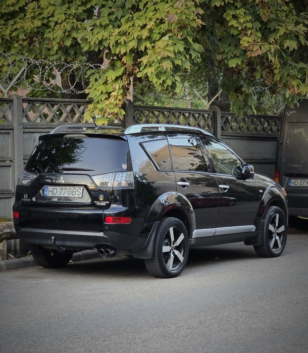 Mitsubishi Outlander II 2.0 7 locuri