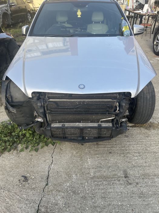 Dezmembrez Mercedes-benz C-class w204