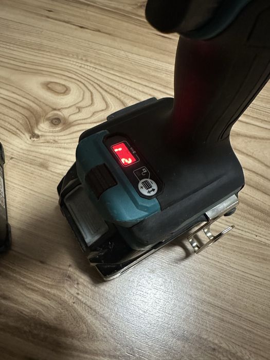 Makita DF001G 40V винтоверт